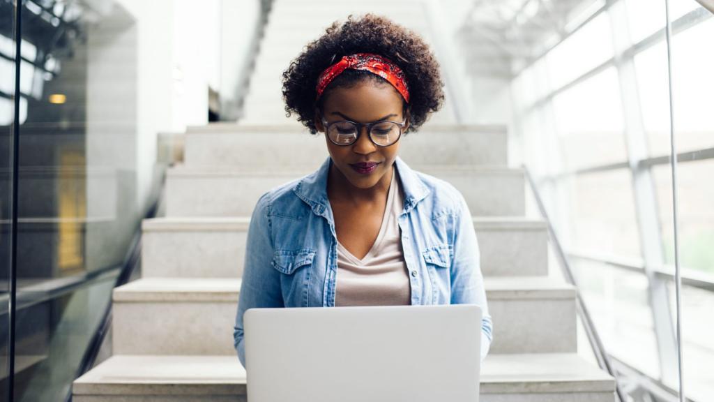 woman on laptop