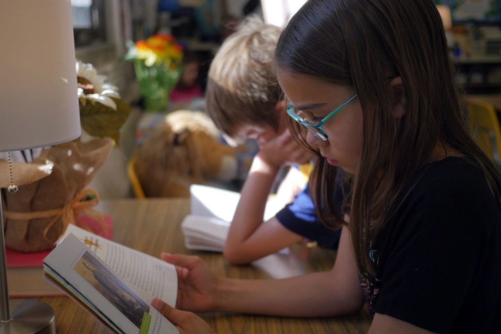 children reading books